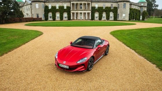 एमजी साइबरस्टर ट्रॉफी सभी इलेक्ट्रिक स्पोर्ट्स कार एक स्वस्थ 335bhp और 350lb फुट टॉर्क, 336 मील रेंज 77kwh बैटरी के तहत