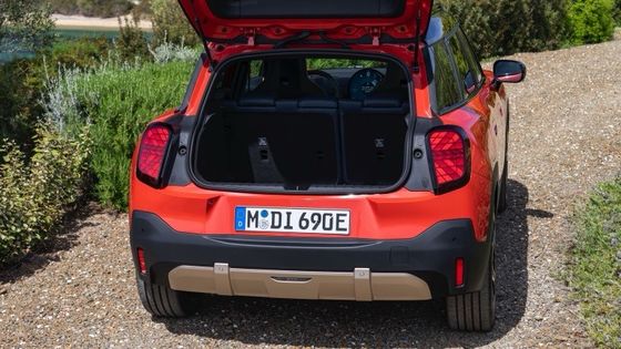 सभी नए सभी इलेक्ट्रिक MINI Aceman SE 54.2kwh बैटरी के साथ एक शक्तिशाली 215hp & 330N.m मोटर 7.1s 0-100km / h का त्वरण