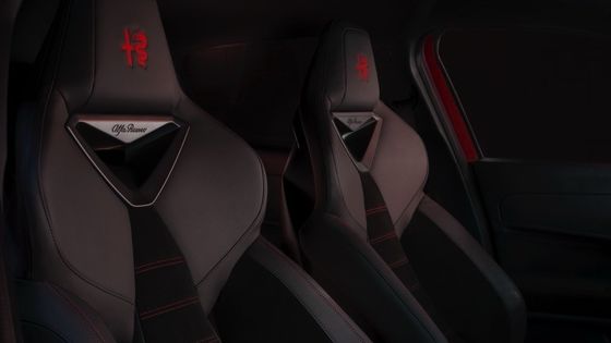 पहली ईवी कॉम्पैक्ट कार अल्फा रोमियो जूनियर इलेक्ट्रिक 54.8kwh बैटरी के साथ और एक अधिकतम शक्ति के साथ 158kW, तक 345 मील रेंज