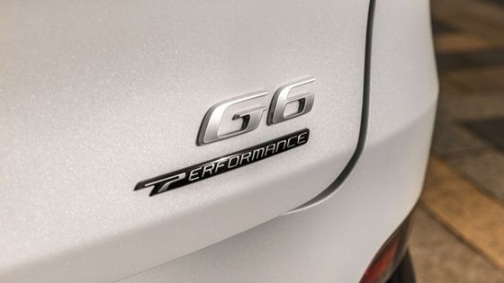 Xpeng G6 RWD Long Range Electric Vehicle SUV EV इलेक्ट्रिक कार 210kw की मोटर शक्ति के साथ RWD ड्राइविंग और 490km रेंज