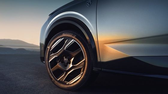 पूर्व बिक्री 2024 प्यूज़ो ई-5008 एसयूवी 500 किमी रेंज टॉपिंग 326 हॉर्स पावर (240 KW) डुअल मोटर AWD शुद्ध इलेक्ट्रिक वाहन