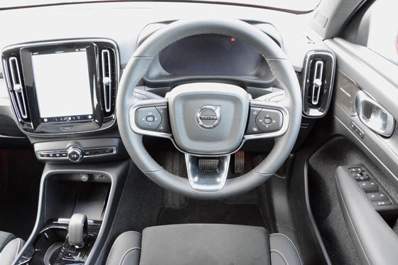 वोल्वो ईसी40 अल्टीमेट ट्विन मोटर विथ डब्ल्यूएलटीपी 326 मील 4.7 सेकंड त्वरण 0-62mph 408hp मोटर हॉर्स पावर