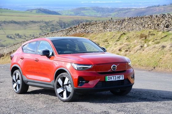 वोल्वो ईसी40 अल्टीमेट ट्विन मोटर विथ डब्ल्यूएलटीपी 326 मील 4.7 सेकंड त्वरण 0-62mph 408hp मोटर हॉर्स पावर