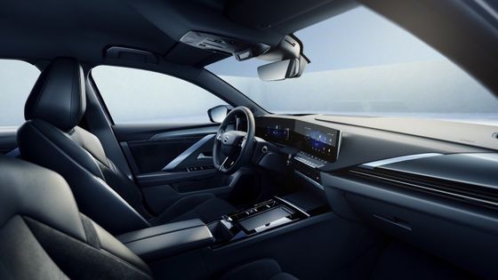 ओपल एस्ट्रा इलेक्ट्रिक पर आरामदायक ड्राइव इलेक्ट्रिक वाहन 54kwh बैटरी के साथ 150kw मोटरपावर 170km/h शीर्ष गति पर