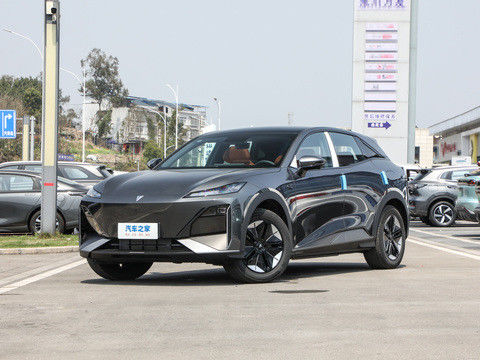 नवीनतम HUAWEI सिस्टम डीपॉल S07 2024 EREV 121 किमी CLTC0.5h के साथ फास्ट चार्जिंग समय 175kW अधिकतम शक्ति 320N.m टॉर्क