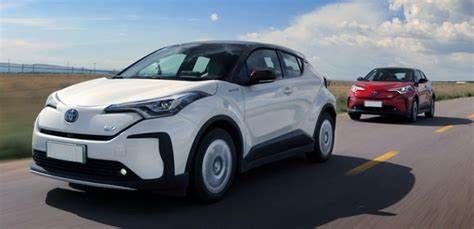 Toyota Izoa प्योर इलेक्ट्रिक कार Nedc 400km EV कार SUV 54.3kwh 150kw 300nm 204HP