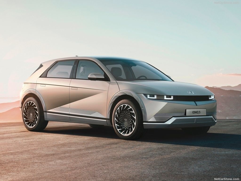 Hyundai Ioniq5 से पूरी तरह से इलेक्ट्रिक कारों का नया परिवार 430 किमी रेंज के साथ आकर्षक, भविष्यवादी डिजाइन