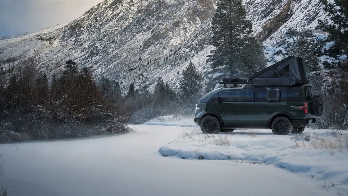 एक विशेष रूप से निर्मित ट्रुक कैनू पिकअप 8 फीट बिस्तर के साथ विशाल भंडारण आंतरिक