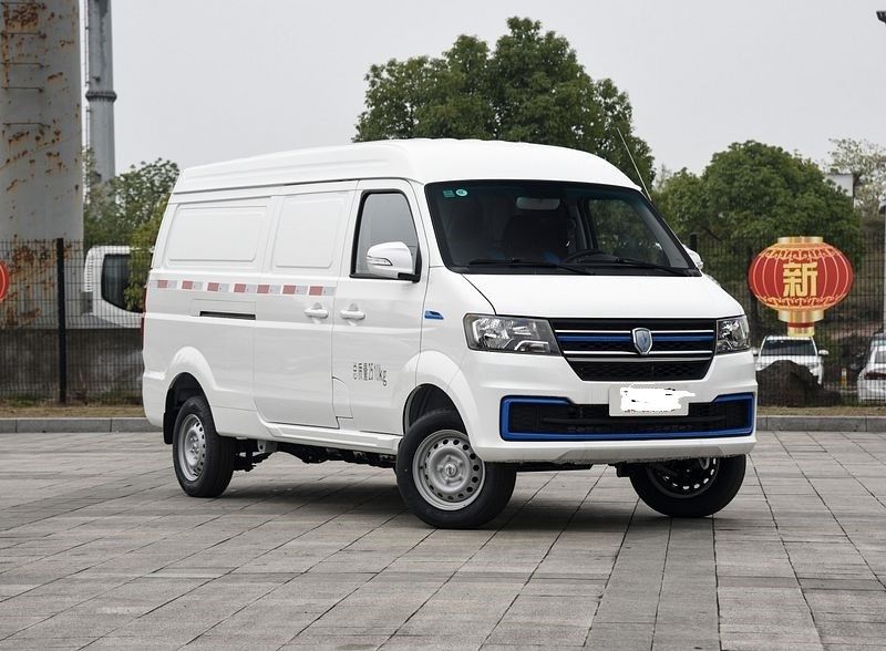 चौकोर आकार अपनाया Jinbei फैमिली स्टाइल नई इलेक्ट्रिक वैन Hiace EV 220N.m और 300km NEDC के साथ 80km/h पर शीर्ष गति के साथ