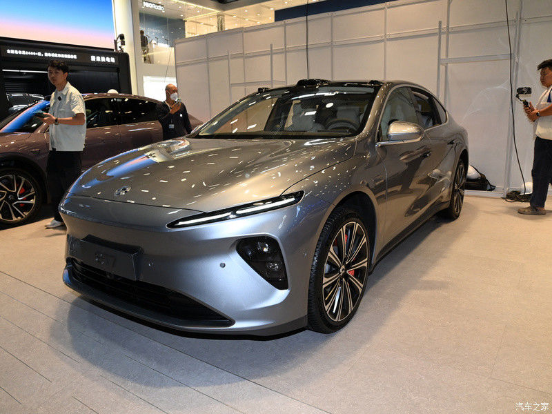 नई ऊर्जा वाहन 2024 Nio ET7 वीलाई इलेक्ट्रिक वाहन 75kwh 200km/h हाई स्पीड कार