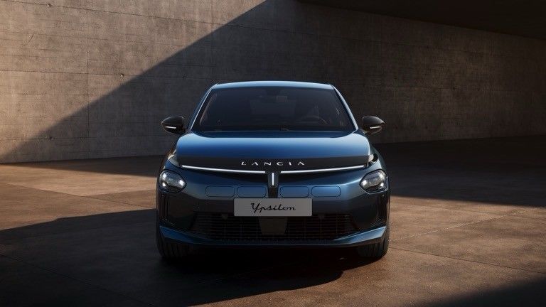 154 अश्वशक्ति और 260 एन.एम. के लिए फ्रंट माउंट मोटर के साथ लिमिटेड पहली इलेक्ट्रिक कार लैंसिया Ypsilon