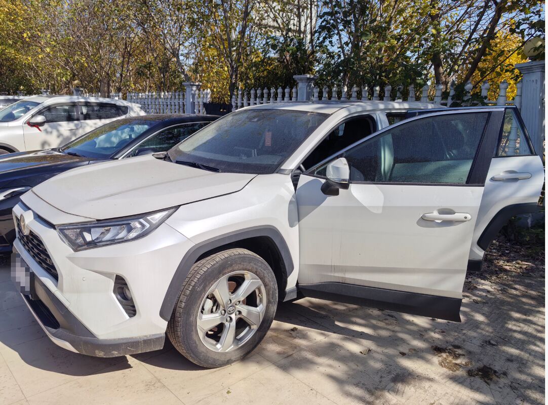 इस्तेमाल की गई टोयोटा नई RAV4 Rongfang CVT दो पहिया ड्राइव स्टाइलिश संस्करण/निरंतर परिवर्तनीय ट्रांसमिशन/SUV/2022 मॉडल 2.0L/5-सीटर थर्ड-पार्टी टेस्ट रिपोर्ट के साथ।